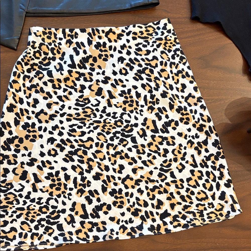 Babaton Black and Cream Patterned Skirt